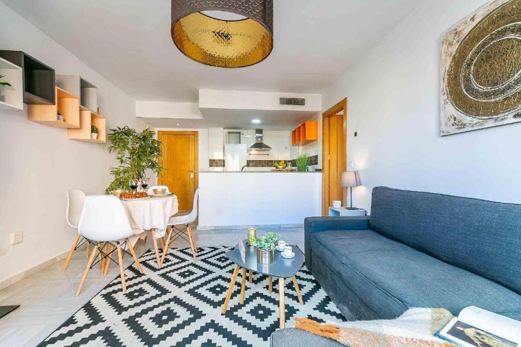 Deluxe With Parking - Carlos Haya Apartament *